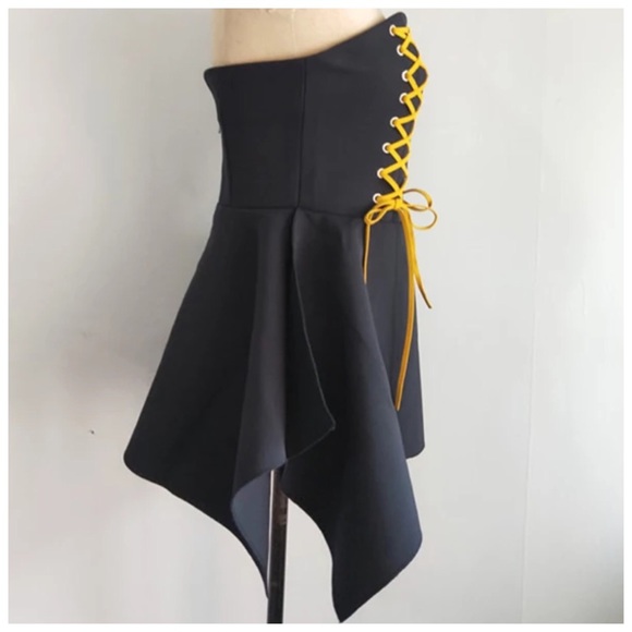 Black Strapless Lace Up Corset Top - Picture 5 of 7